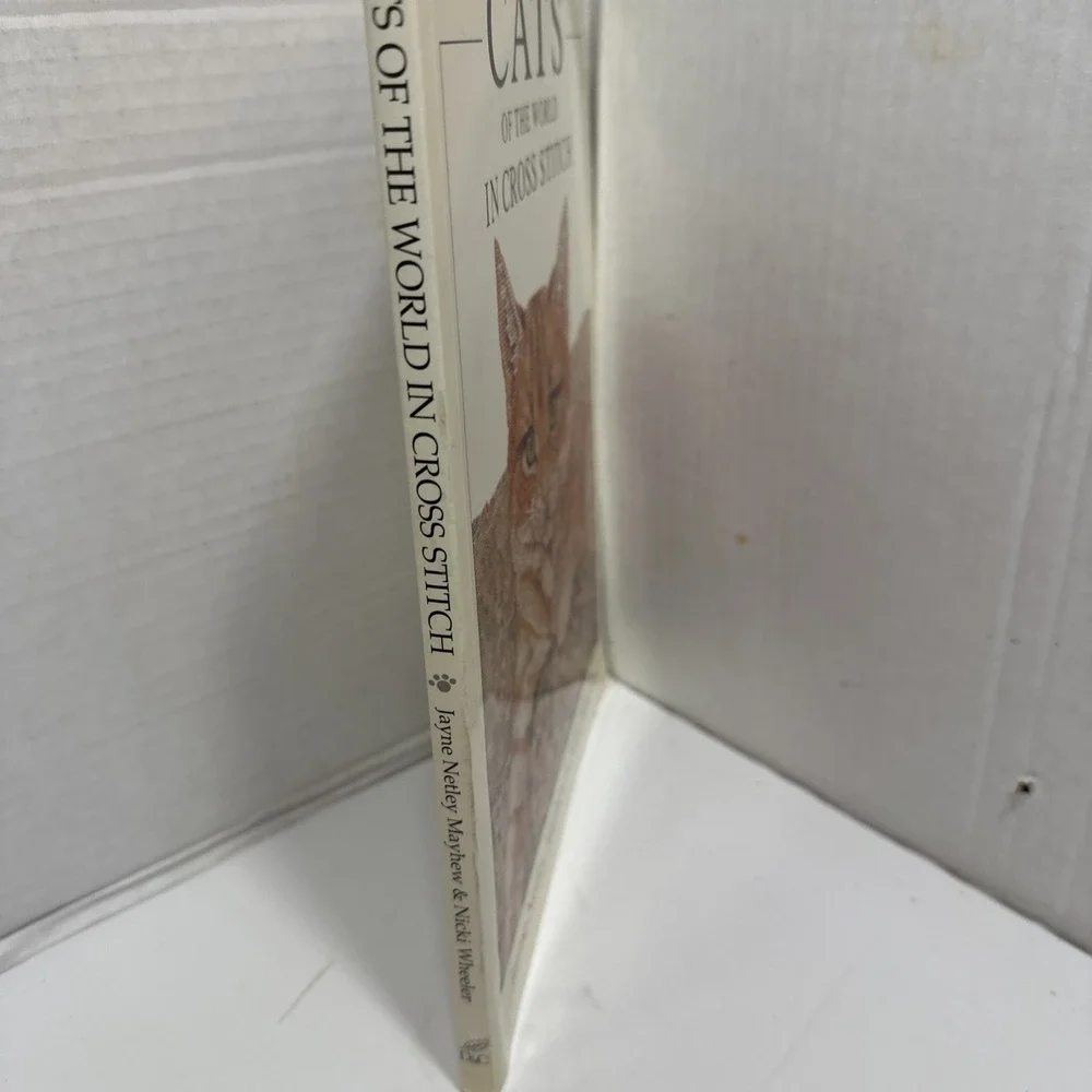 Cats of the World in‎ Cross Stitch Paperback 2002. Must Have Cat Cross Stitch!!